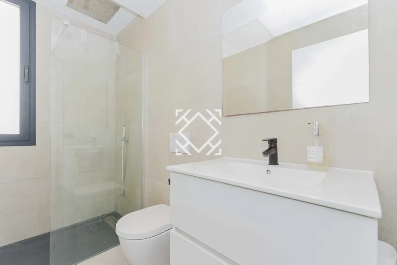 Modern villa for sale in Puerto de Alcúdia, 450 metres from the beach, with a garden, private swimming pool, sun terrace and high-quality finishes — photo 11