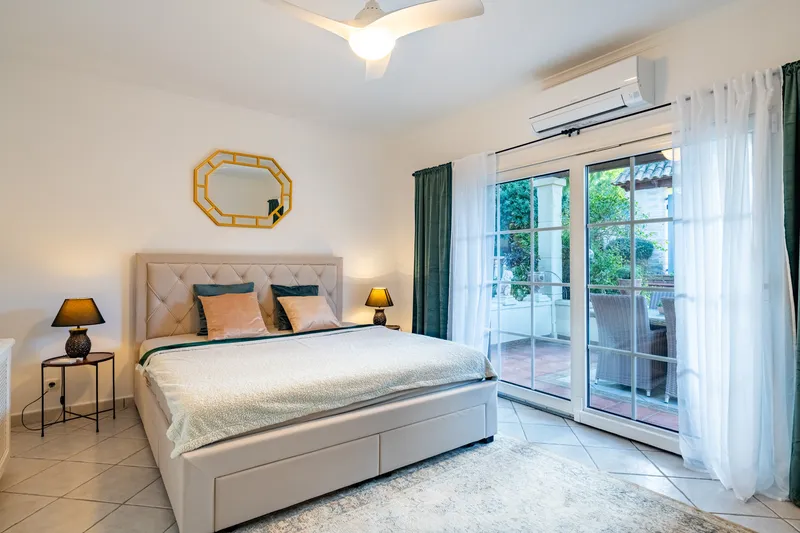 Mediterranean villa with holiday rental licence in a quiet location — photo 12