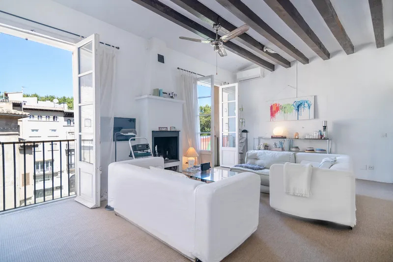 Charming duplex penthouse with a private rooftop terrace in the heart of Palma's Old Town — photo 3