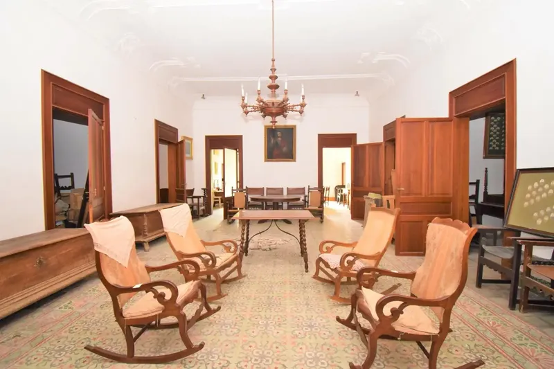 Emblematic manor house from the early 20th century with large spaces — photo 10