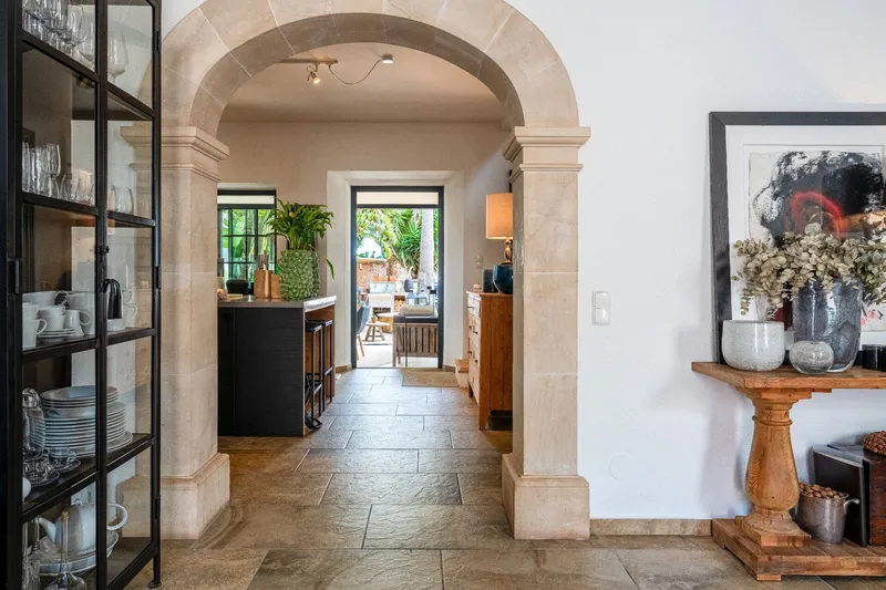 Townhouse with patio oasis and glazed winter garden in Es Llombards — photo 6