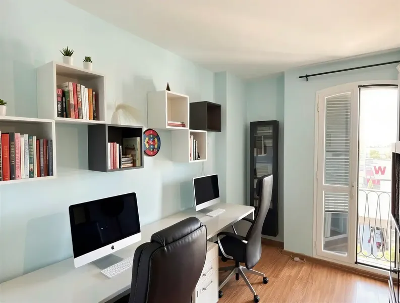 This spacious apartment is located in a well-maintained residential complex in an attractive area of Palma, combining comfort, space, and u — photo 8