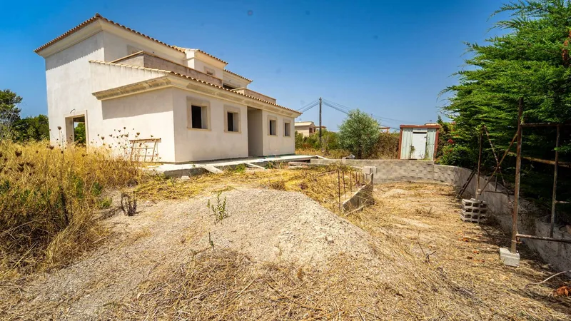Contemporary villa in Cala Murada with privacy, spaciousness, great potential and project — photo 6