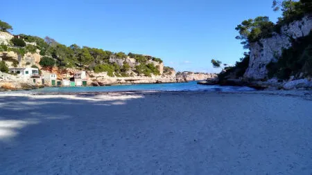 Building Site - Santanyí (Cala Llombards), Built Surface 200m², Plot Surface 680m² — photo 1