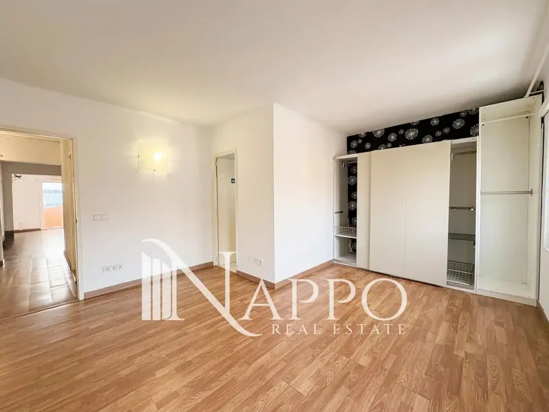 Nappo Real Estate is pleased to present this bright fully renovated penthouse, located in the sought-after area of General Riera — photo 4