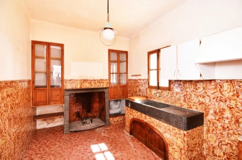 Charming Townhouse to Reform in Campos — photo 2
