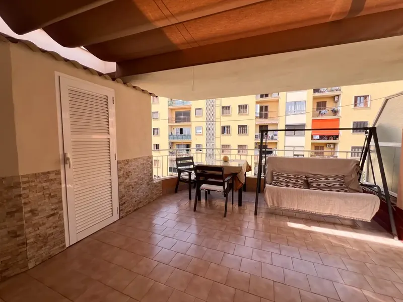 Penthouse with large terrace and bright spaces — photo 4