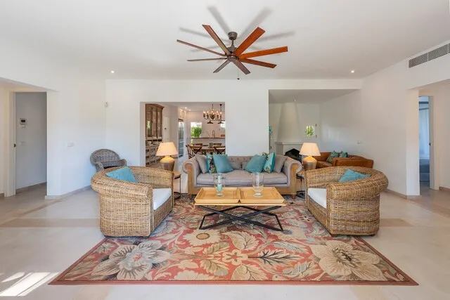 Exclusive villa for sale 200m from the beach in Puerto Pollensa, North Mallorca — photo 5