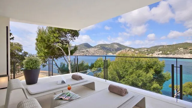 Luxury villa with stunning views and guest house for sale in Camp de Mar, Mallorca — photo 3