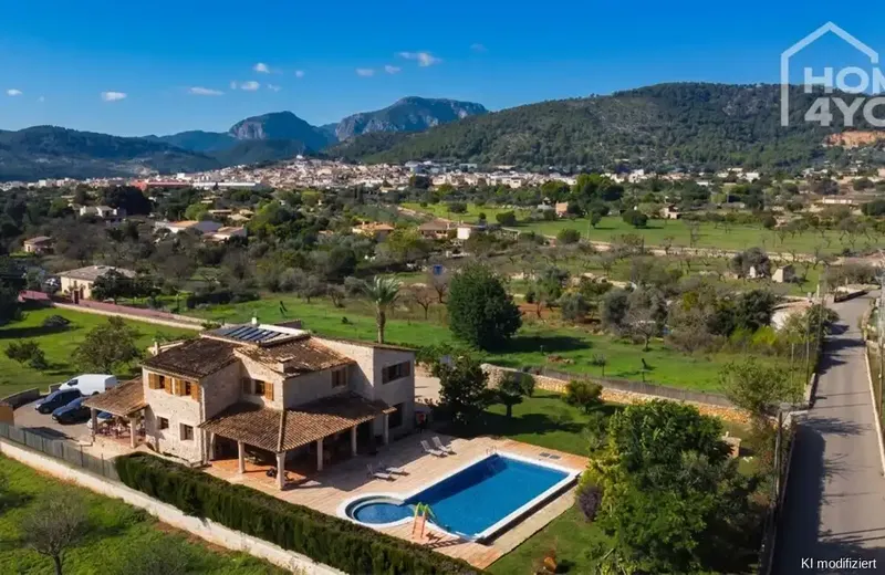 Mallorcan villa with patio, saltwater pool and Tramuntana views — photo 2