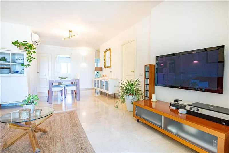 Apartment with a terrace of approx. 32 m² offering views of the forest, in a residential complex with swimming pools — photo 4