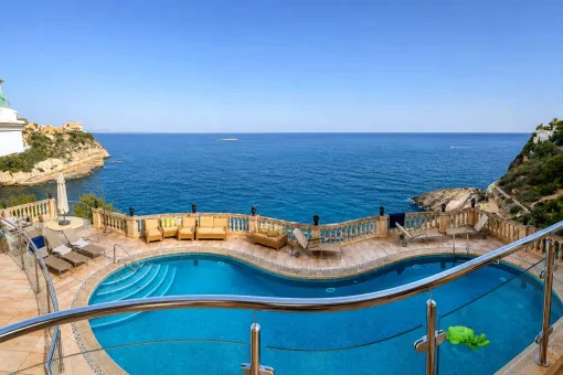 Sol de Mallorca, luxury frontline villa in Sol de Mallorca with pool and sea views, available yearly from September to July — photo 5