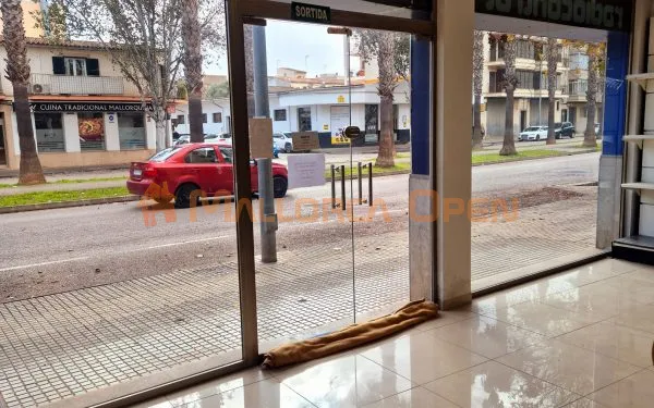 Commercial premises for rent on Manacor's main street — photo 2