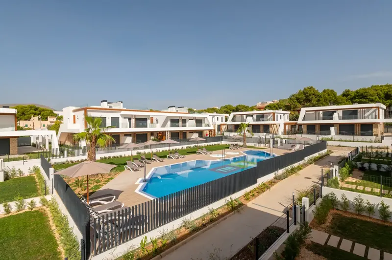 Casa pareada de obra nueva con piscina en venta en Carrer des Moll — photo 2