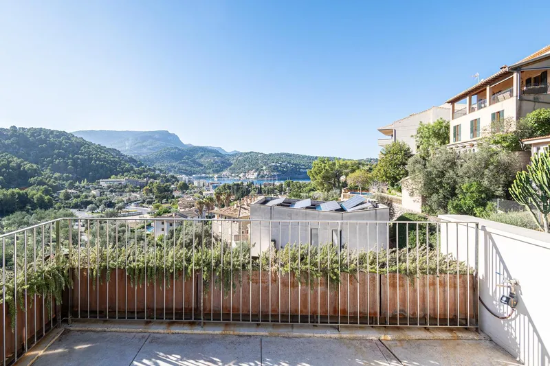 Luxury modern villa with panoramic views and pool in Port de Sóller — photo 9
