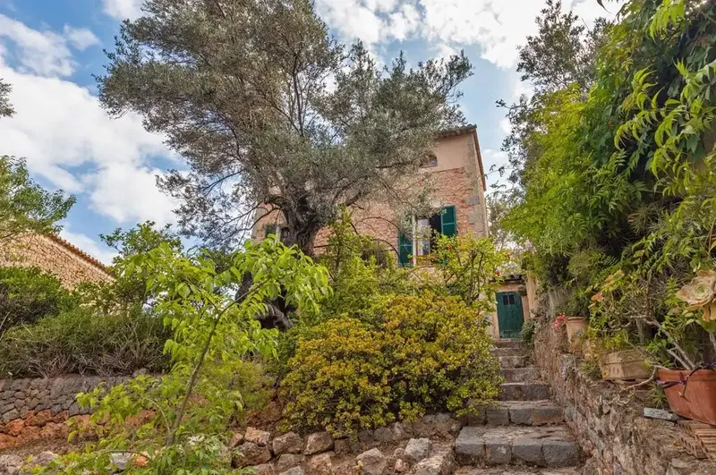 Family home with character and garden in Deià — photo 11