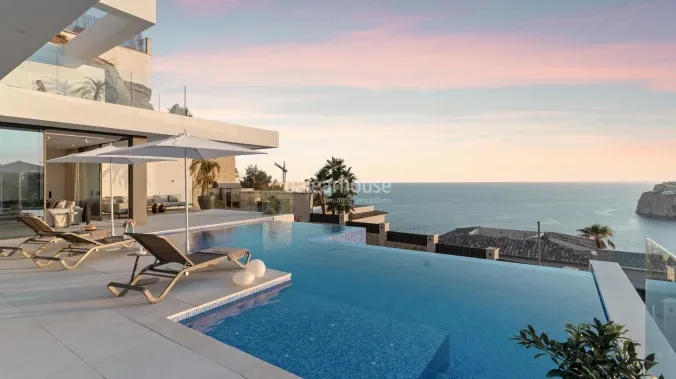 Spectacular sea views from every angle in this exclusive new build villa located in Cala Llamp. — photo 1