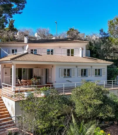 Opportunity in Portals Nous: House with Great Potential Near the Sea — photo 1