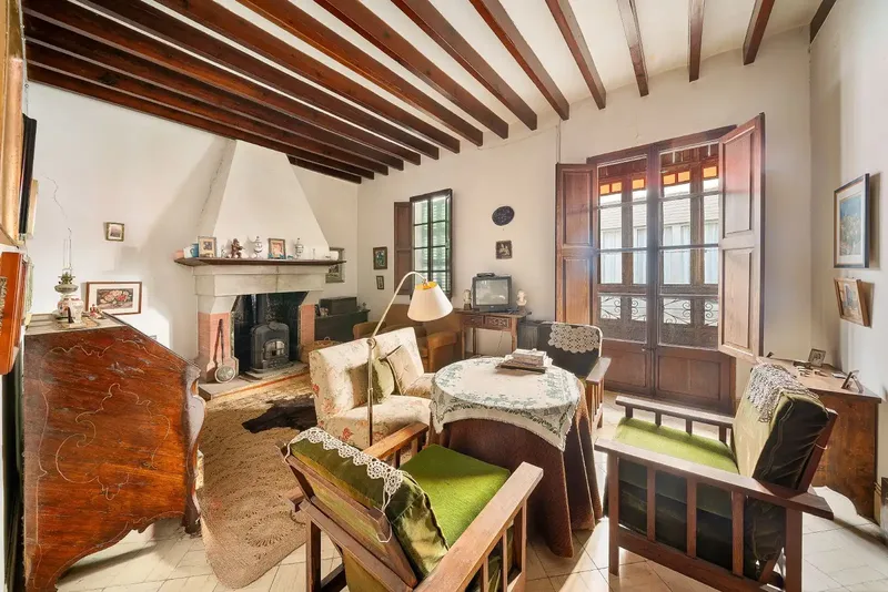 Charming manor house of 716 m2 in Sa Pobla on a plot of 323 m2, divided into 4 floors: The basement contains the wine cellar — photo 9
