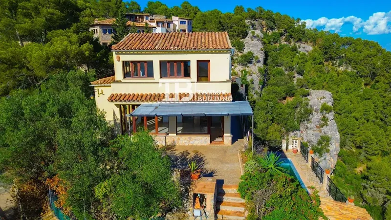 Property for sale in Puigpunyent, Galilea area, Balearic Islands. Opportunity offered by Taylor Building. Good condition — photo 2