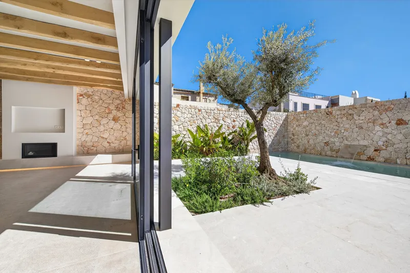 Newly built townhouse in Ses Salines with a beautiful roof terrace — photo 7