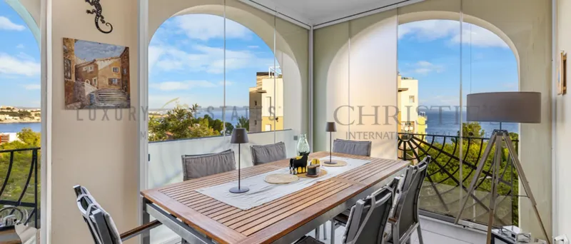 Renovated penthouse in Bendinat with large roof terrace and spectacular sea views — photo 2