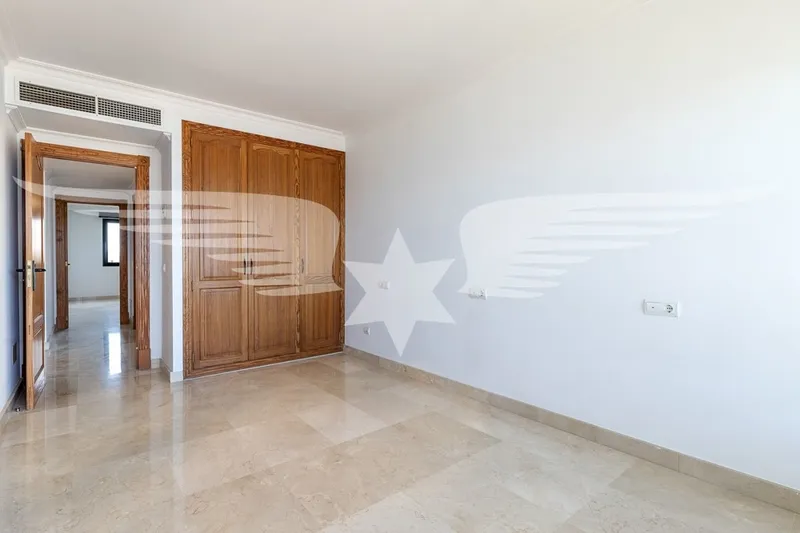 Ciudad Jardin I ground floor apartment in first sea line — photo 11