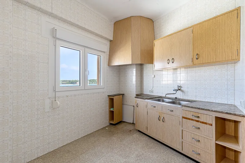 Penthouse in Portocolom - Large balcony with harbour views — photo 6