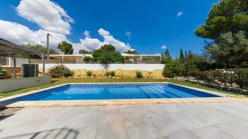 A villa with no rival in this form in Mallorca. After a complete renovation, the property in Portopetro presents itself as a modern new build — photo 2