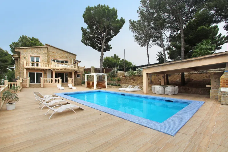 6-bedroom villa with pool in Costa d'en Blanes for rent — photo 1