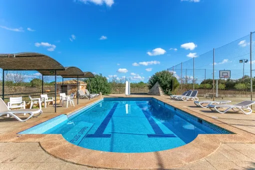 Llucmajor, wonderful finca with its own tennis court in Llucmajor — photo 2