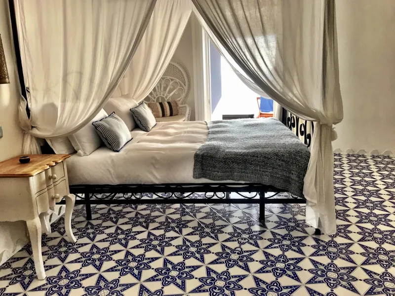 Hotel 9 bedrooms — photo 8