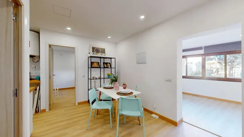 Discover this bright, fully renovated home in a quiet residential area of Magaluf, away from the noise and nightlife — photo 1