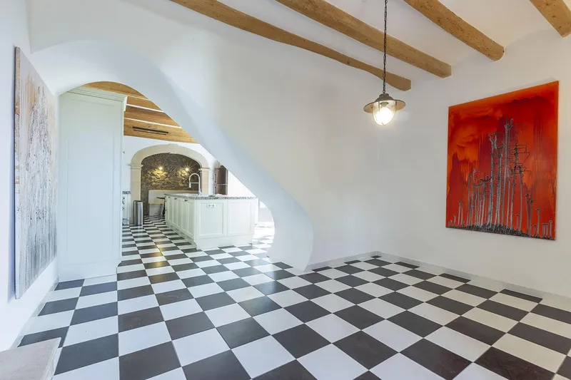 Majestic villa with pool and garden near Palma for rent — photo 8