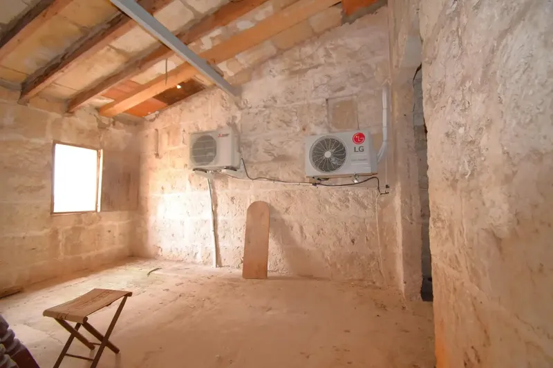 Village house to renovate with many possibilities in Muro — photo 8