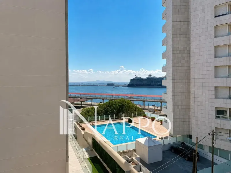 Nappo Real Estate tiene el placer de presentaros en exclusiva este ático situado en la zona de Porto Pi, en una finca construida en 1987. La — photo 2