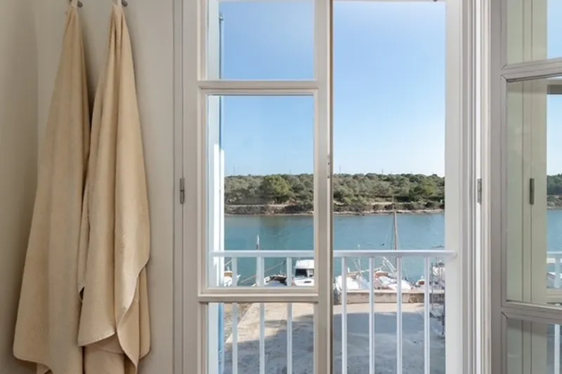 Traditional townhouse with sea views in the first line of Portocolom — photo 1