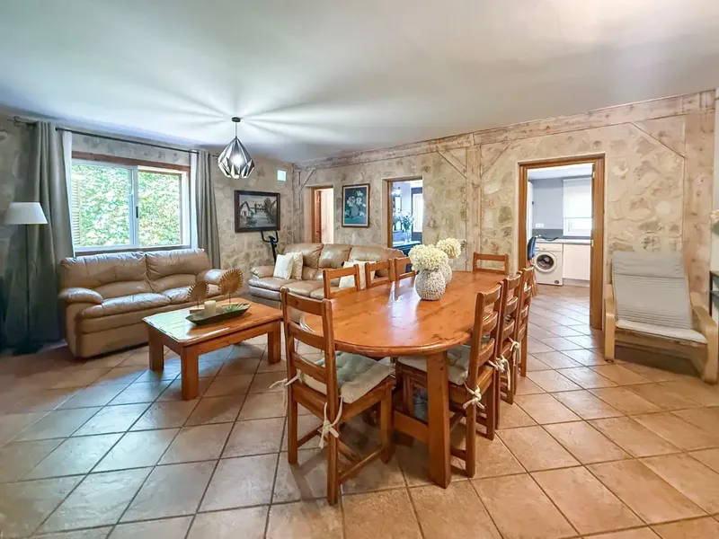 Discover this charming chalet ideal for comfort and tranquility. — photo 7