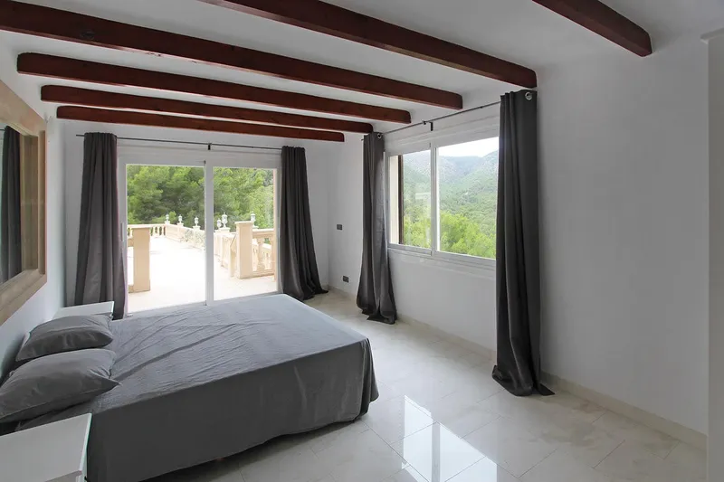 6-bedroom villa with pool in Costa d'en Blanes for rent — photo 8