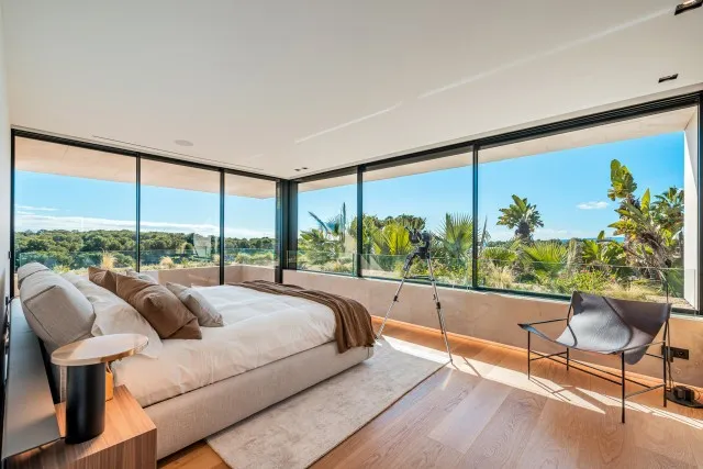Stylish villa with partial sea views for sale in Bendinat, Southwest Mallorca — photo 9