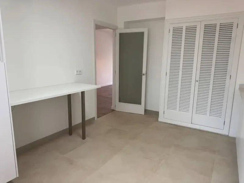 Amplio piso, sin amueblar, reformado de aproximadamente 125 m2 situado en primera planta sin ascensor, en la zona de Son Espanyolet, Palma d — photo 8