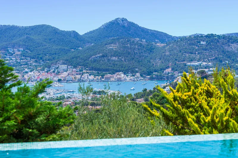 4-bedroom country-style villa for rent on 30,800 m² of land — photo 3