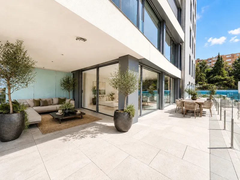 Luxury apartment for sale with sea and harbour views in Palma Nº203 — photo 2