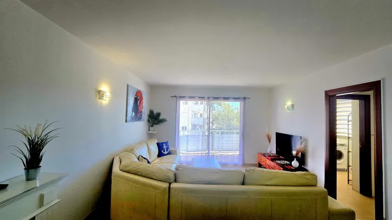 Beachfront 3-bedroom apartment — photo 12