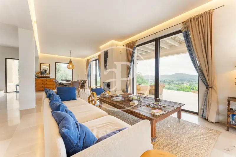 House for sale with sea views in an area near Artà — photo 8