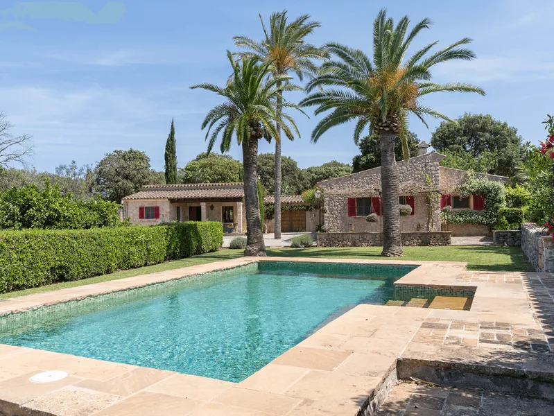 Farm with cellar and stables in Pollensa — photo 1