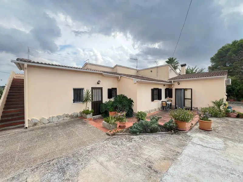 Discover this impressive rustic finca with occupancy certificate located in Inca — photo 8