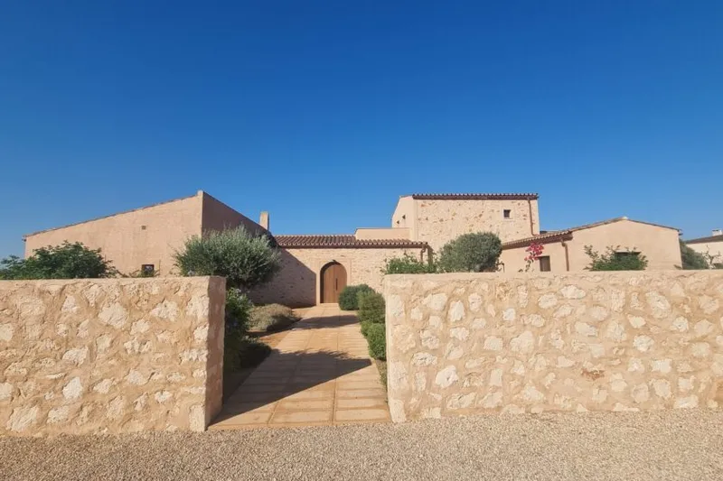 Ground-level new build finca with all extras and pool between Es Llombards – Santanyi — F 150 CM — photo 6