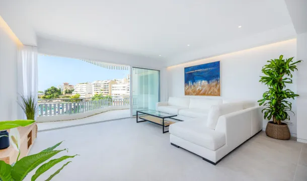 Modern apartment on the seafront promenade in Palma — photo 8