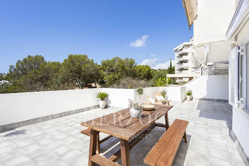 Refurbished sea view apartment in an exclusive location in Cas Català — photo 7